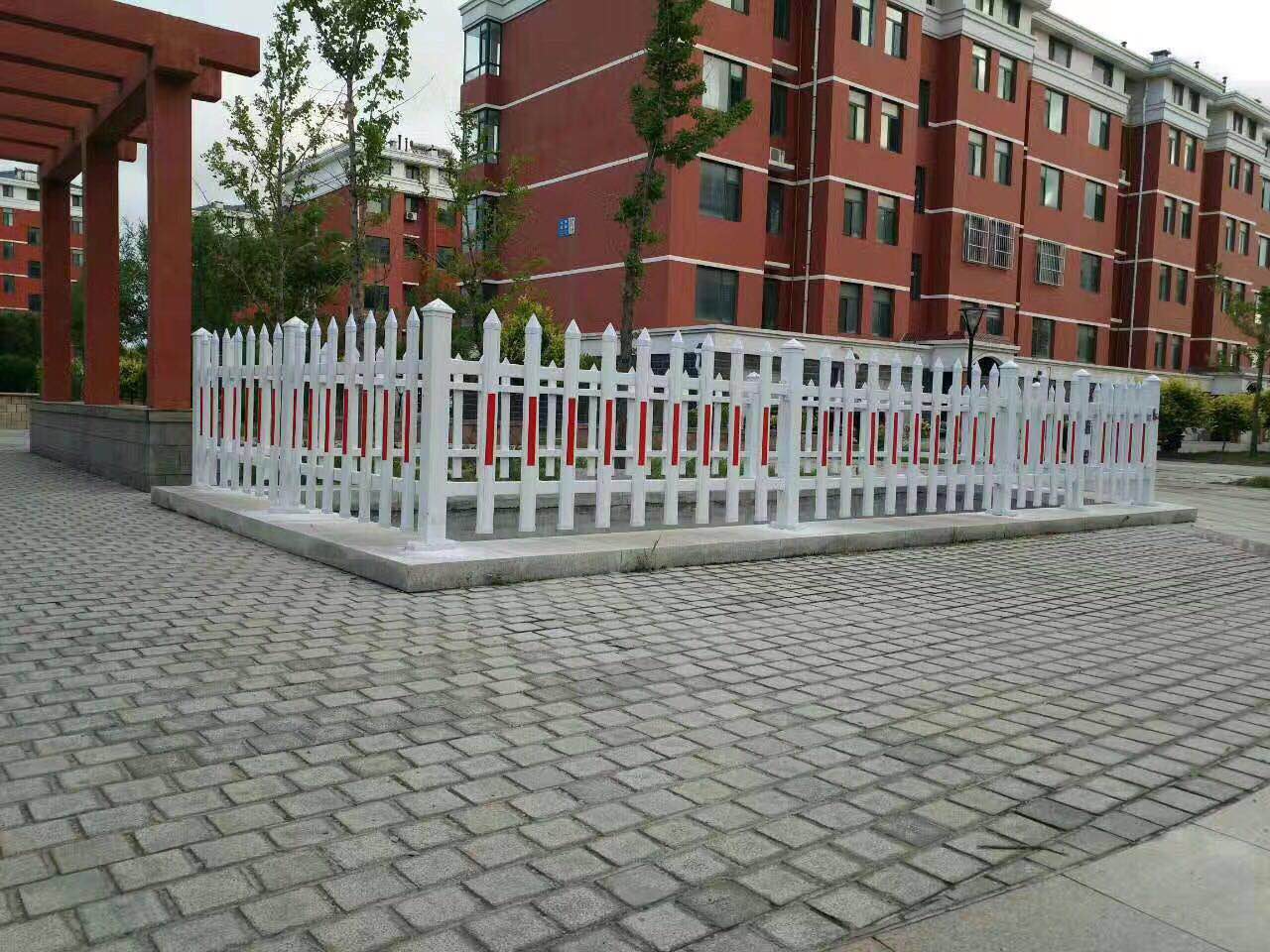 pvc護(hù)欄，鋅鋼護(hù)欄專(zhuān)業(yè)供應(yīng)商